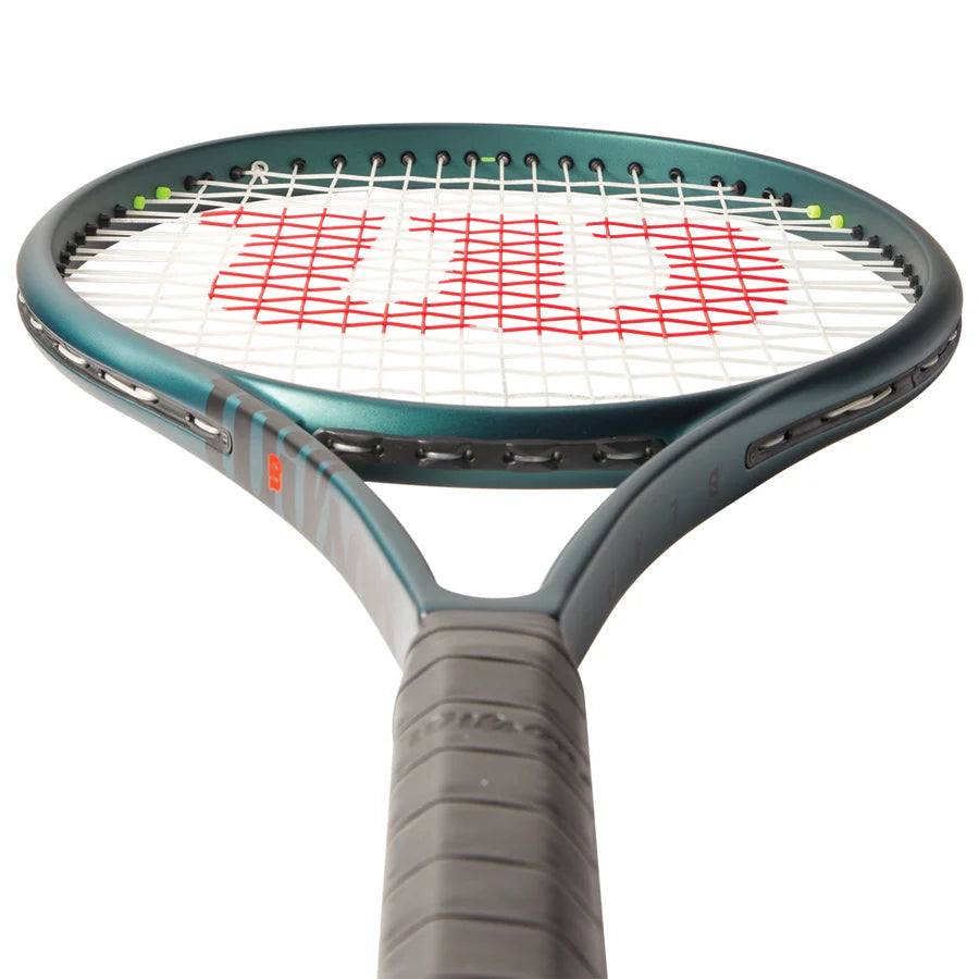 Wilson Blade 100UL (16x19) v9 Tennis Racket