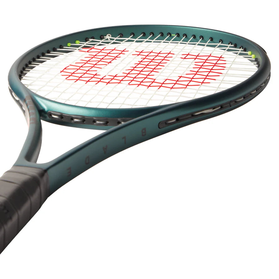 Wilson Blade 100UL (16x19) v9 Tennis Racket